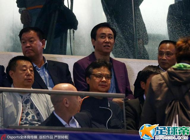 上半场哈桑送点马卢尔点射破门，穆罕默德送点本泽马失点；下半场埃尔沙哈特和阿舒尔再下两城，两人庆祝动作分别致敬C罗和戈米，本泽马补时补射破门。